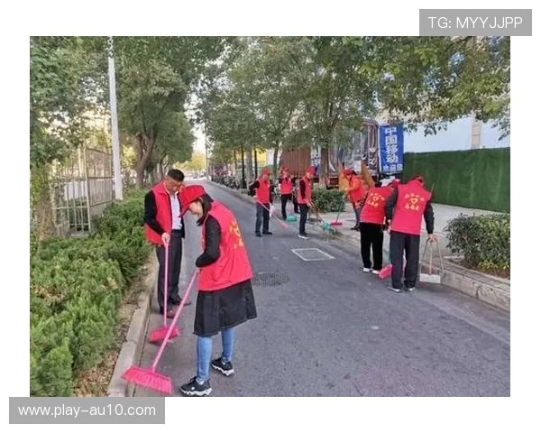 德甲俱乐部开展青少年足球推广计划，社区活动如火如荼